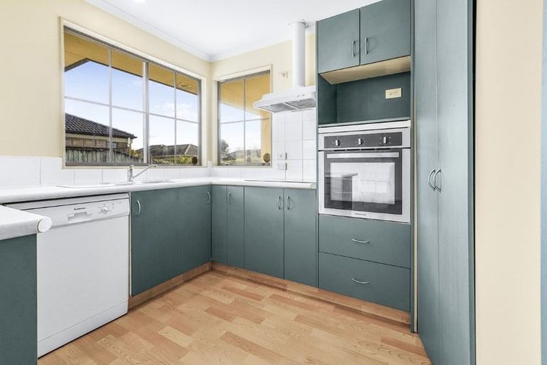 Photo of property in 12 Farnham Close, Rototuna North, Hamilton, 3210