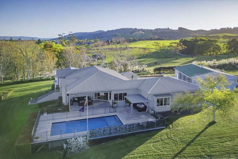 Photo of property in 490 North Road, Clevedon, Papakura, 2582