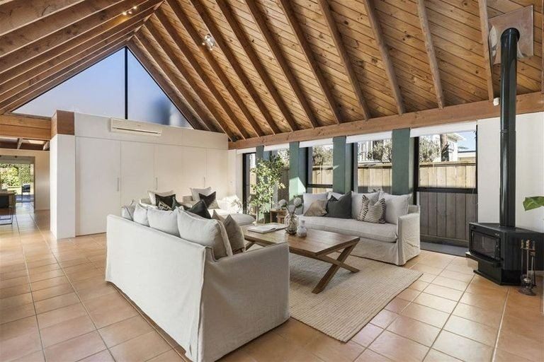 Photo of property in 40 Takutai Avenue, Bucklands Beach, Auckland, 2012