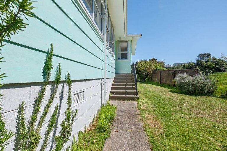 Photo of property in 44 Tavistock Street, Westown, New Plymouth, 4310