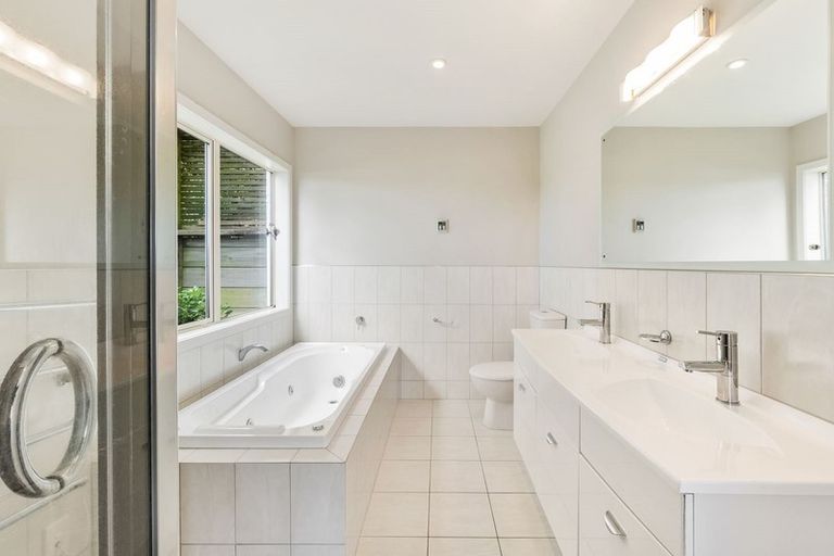 Photo of property in 38 Aspiring Terrace, Aotea, Porirua, 5024