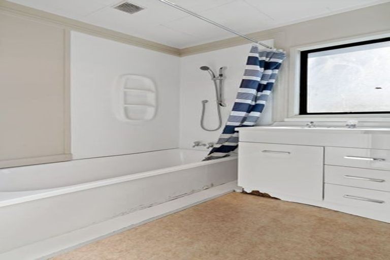 Photo of property in 183 Mahia Road, Wattle Downs, Auckland, 2103