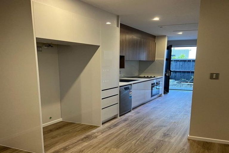 Photo of property in 9/88 Gloria Avenue, Te Atatu Peninsula, Auckland, 0610