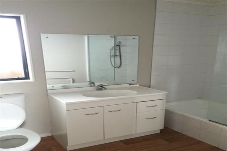 Photo of property in 17 Maywood Crescent, Glen Eden, Auckland, 0602