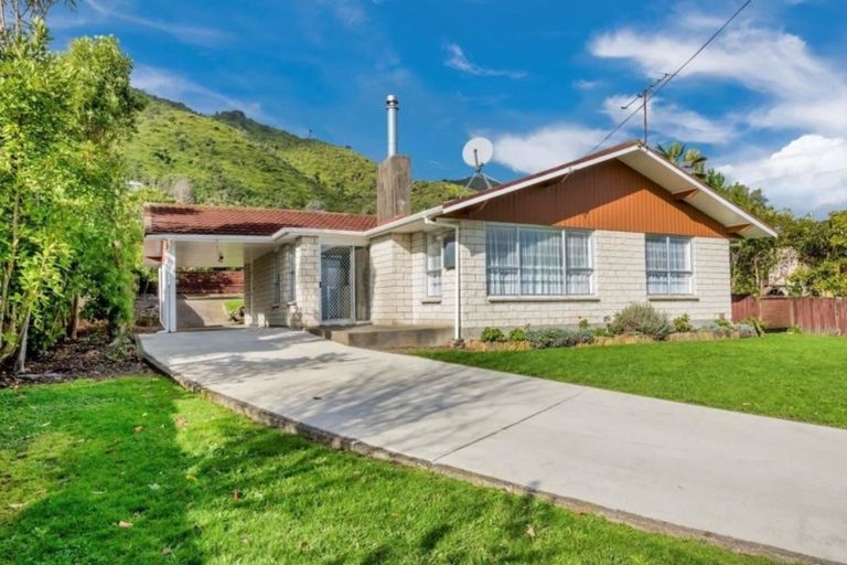 Photo of property in 45 Huia Street, Waikanae, 5036