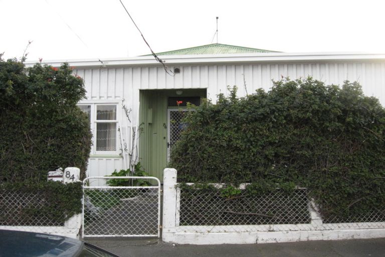 Photo of property in 84 Onepu Road, Lyall Bay, Wellington, 6022