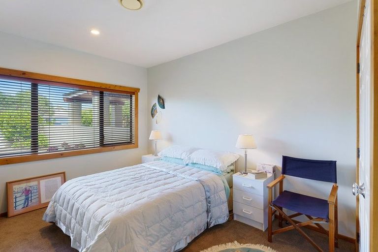 Photo of property in 7 Marewa Place, Waikanae Beach, Waikanae, 5036