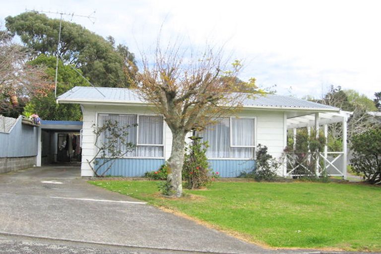 Photo of property in 2 Ross Place, Blagdon, New Plymouth, 4310