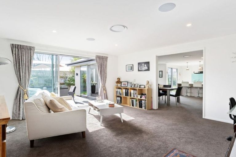 Photo of property in 48 Blue Gum Place, New Brighton, Christchurch, 8083