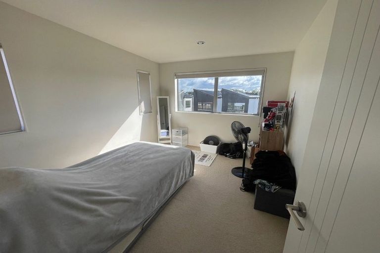 Photo of property in 10a Fraser Road, Narrow Neck, Auckland, 0624