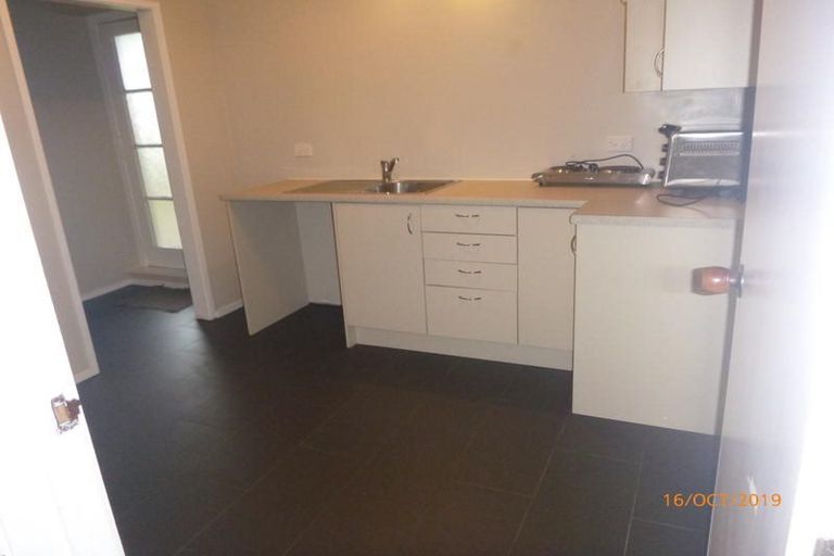 Photo of property in 11 Taioma Crescent, Te Atatu Peninsula, Auckland, 0610