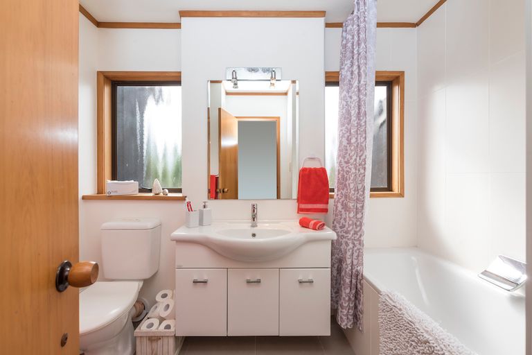 Photo of property in 33 St Annes Crescent, Wattle Downs, Auckland, 2103