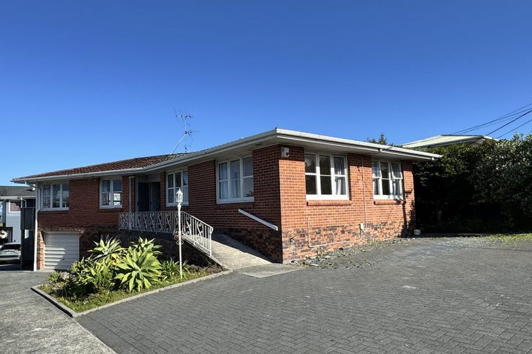 Photo of property in 71 Tirimoana Road, Te Atatu South, Auckland, 0602