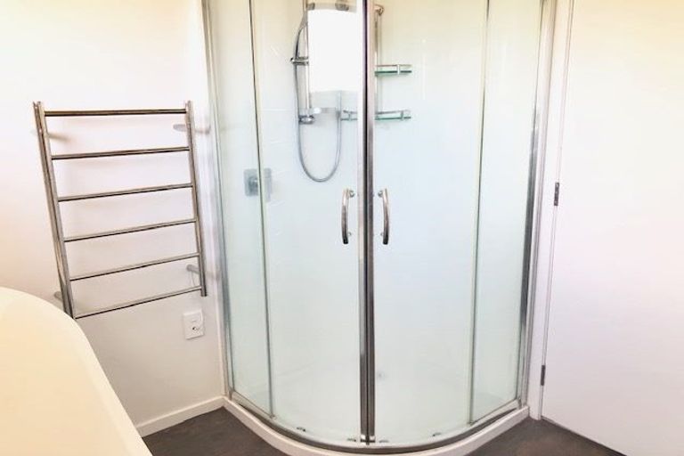 Photo of property in 2/5 Francis Street, Hauraki, Auckland, 0622