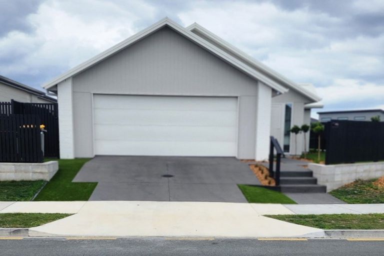 Photo of property in 35 Sabre Street, Papamoa Beach, Papamoa, 3118