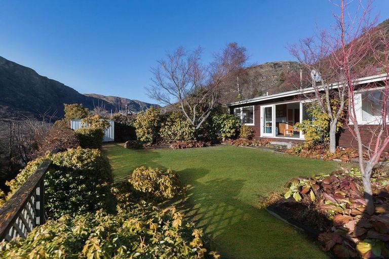 Photo of property in 36 Mcchesney Road, Arthurs Point, Queenstown, 9371