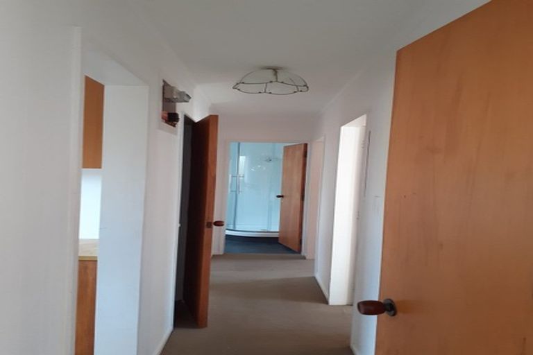 Photo of property in 1/192 Onepu Road, Lyall Bay, Wellington, 6022