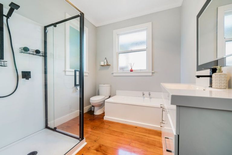 Photo of property in 140 Titirangi Road, New Lynn, Auckland, 0600