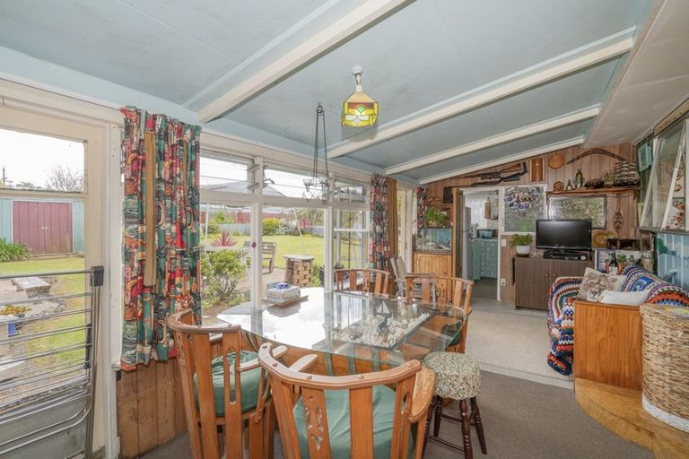 Photo of property in 14 Annette Place, Whitianga, 3510
