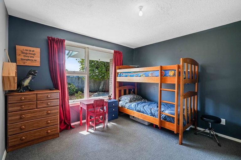 Photo of property in 8 Whelan Place, Hei Hei, Christchurch, 8042