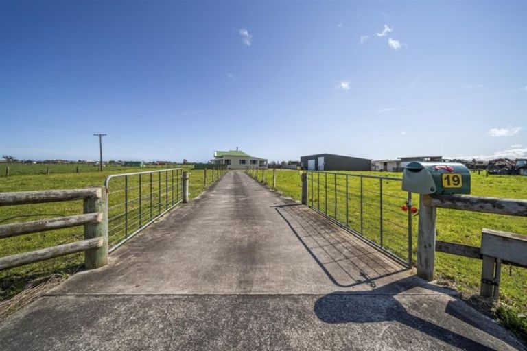 Photo of property in 19 Arthur Street, Hawera, 4674