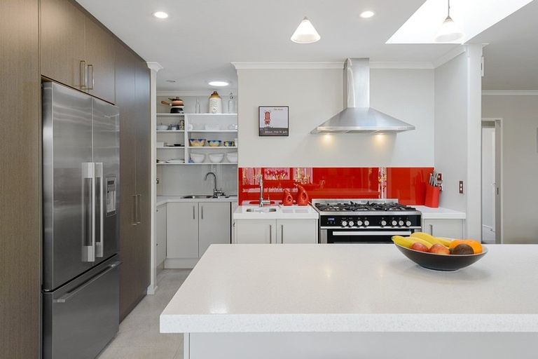 Photo of property in 15 Six Silvers Avenue, Halswell, Christchurch, 8025