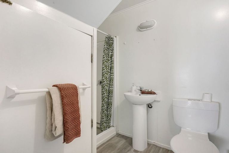 Photo of property in 1 Crown Hill, Titahi Bay, Porirua, 5022