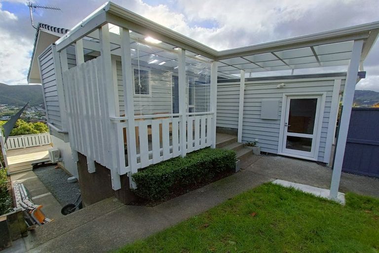 Photo of property in 14a Parklands Drive, Karori, Wellington, 6012