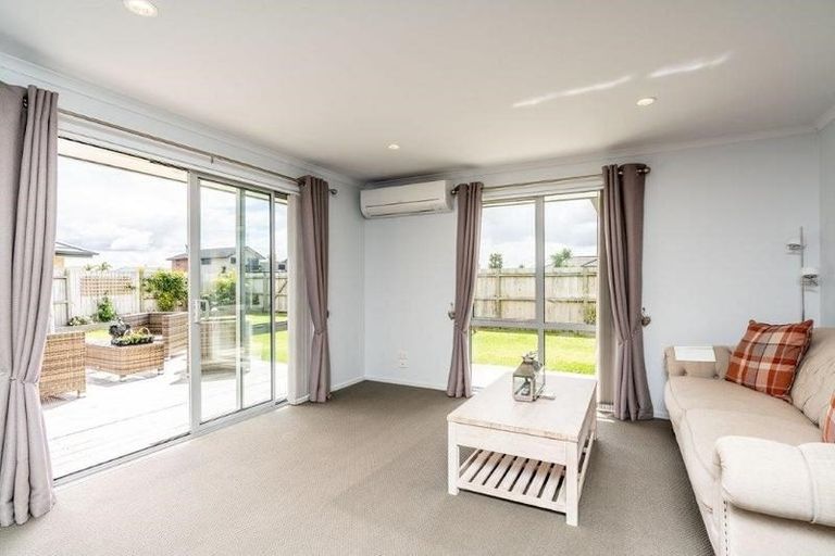 Photo of property in 45 Kowi Lakes Drive, One Tree Point, 0118