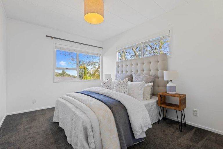 Photo of property in 82 West Harbour Drive, West Harbour, Auckland, 0618