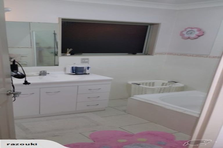 Photo of property in 6 Black Teal Close, Unsworth Heights, Auckland, 0632