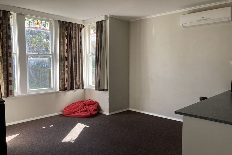 Photo of property in 81 Queens Drive, Lyall Bay, Wellington, 6022
