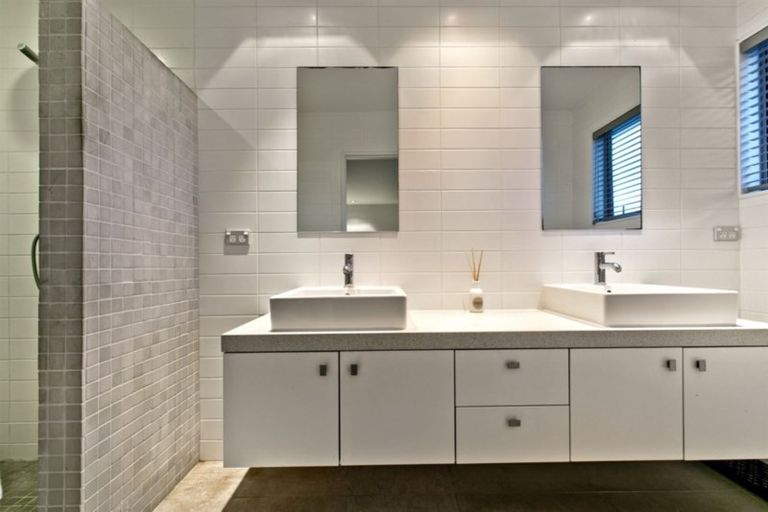 Photo of property in 282 Beach Road, Campbells Bay, Auckland, 0630