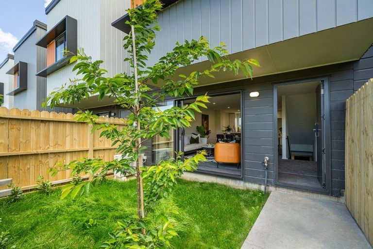 Photo of property in 198a Forrest Hill Road, Forrest Hill, Auckland, 0620