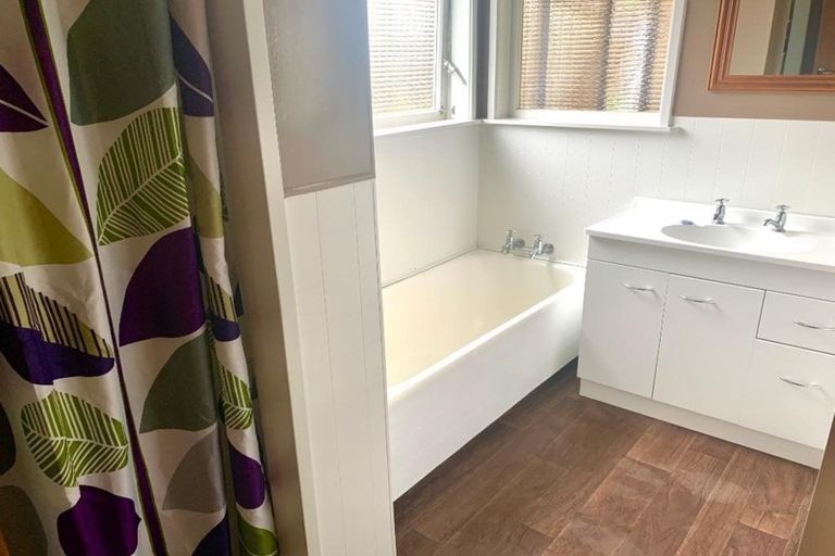 Photo of property in 1 Kingsley Street, St Andrews, Hamilton, 3200