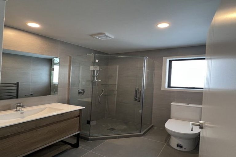 Photo of property in 5 Aramata Road, Papakura, 2110