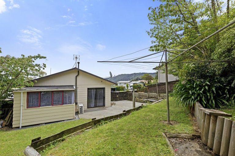 Photo of property in 112 Norana Road, Timberlea, Upper Hutt, 5018