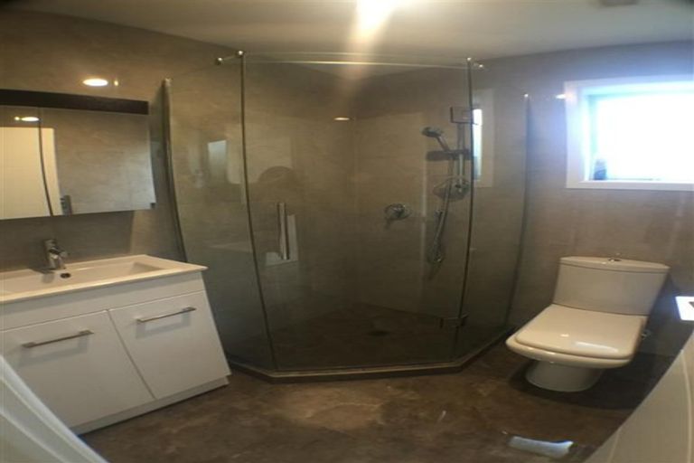 Photo of property in 9a Bruce Road, Glenfield, Auckland, 0629