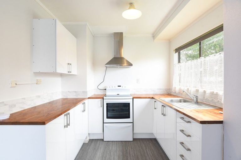 Photo of property in 15a Beech Place, Owhata, Rotorua, 3010