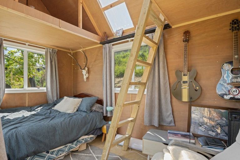 Photo of property in 30 Waimarama Street, Waikawa, Picton, 7220