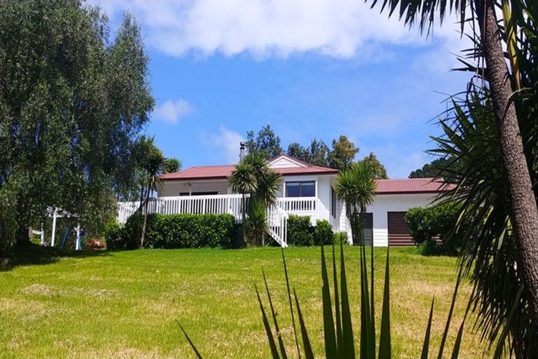 Photo of property in 178 Valley Road, Waimauku, 0881