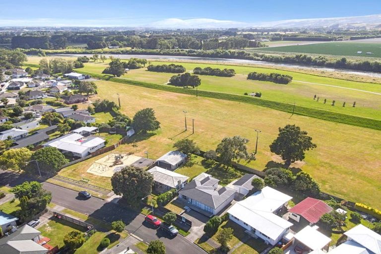 Photo of property in 37 Waterloo Crescent, Hokowhitu, Palmerston North, 4410