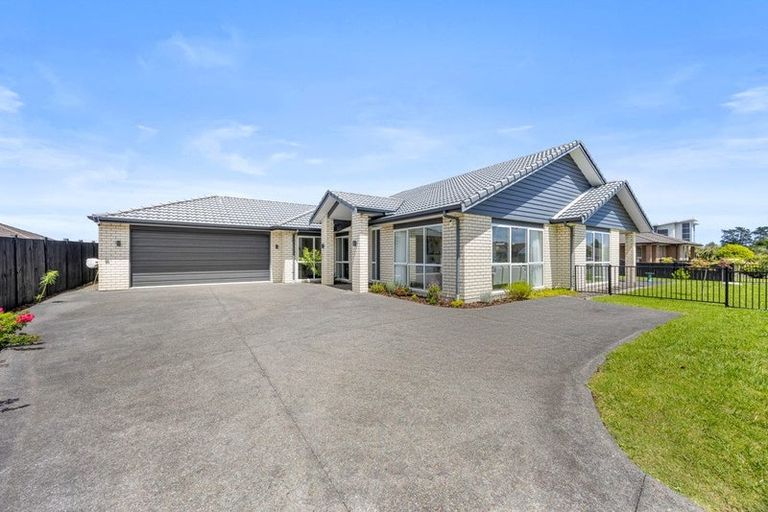 Photo of property in 8a Maple Lane, Huapai, Kumeu, 0810