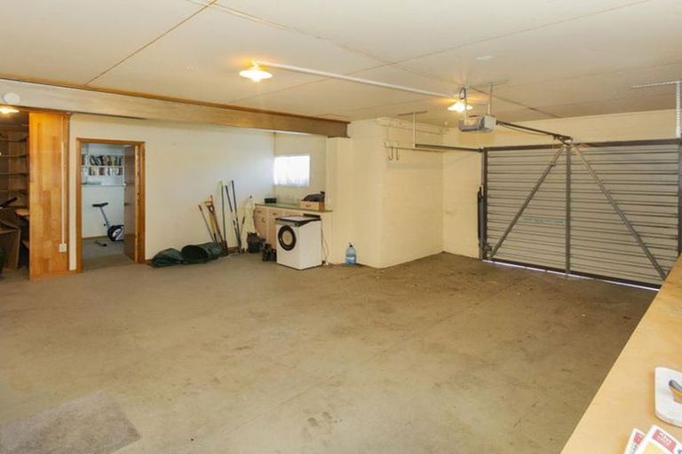 Photo of property in 18 Wharfe Street, South Hill, Oamaru, 9400