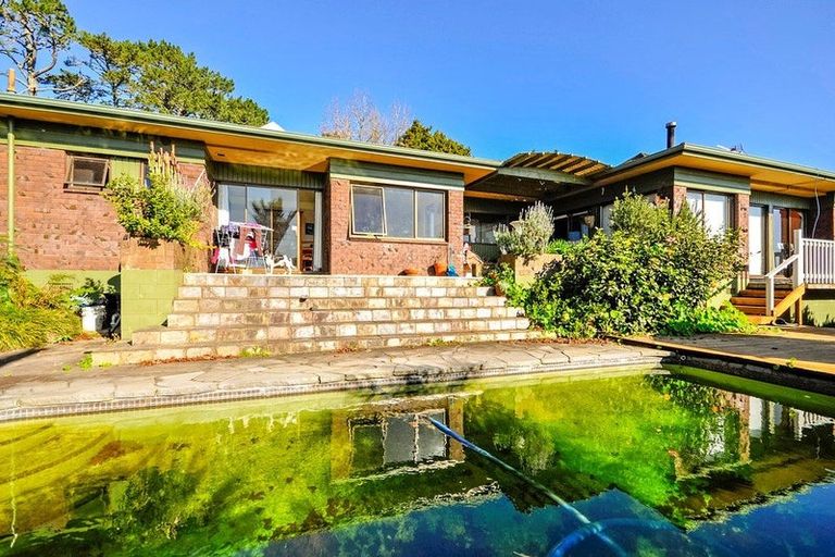 Photo of property in 122 Tawa Road, Kumeu, 0891