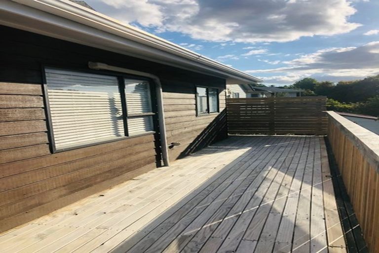 Photo of property in 1/111 Spinella Drive, Bayview, Auckland, 0629