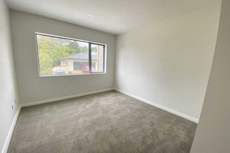 Photo of property in 22 Lorikeet Place, Unsworth Heights, Auckland, 0632