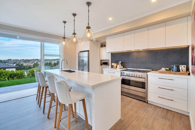 Photo of property in 31 Pioneer Rise, Silverdale, 0932