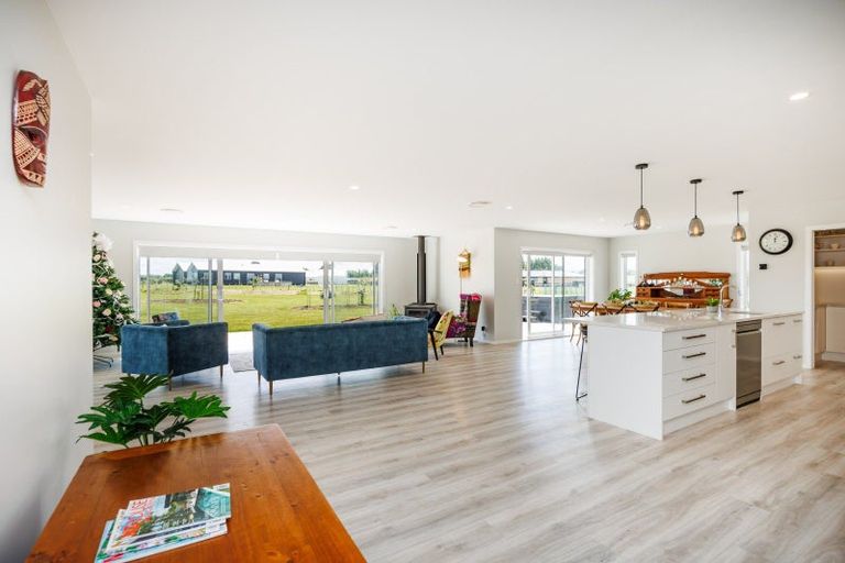 Photo of property in 455a Taonui Road, Colyton, Feilding, 4775
