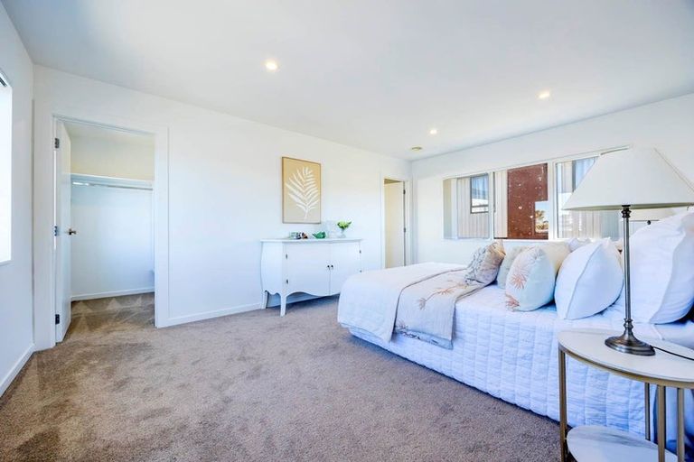 Photo of property in 6 Meadowvale Avenue, Forrest Hill, Auckland, 0620